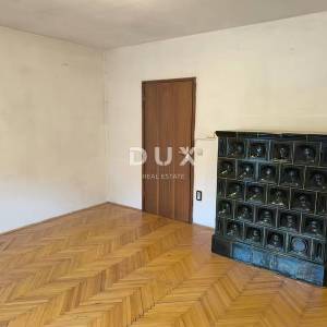 SAMOBOR, CENTAR - kuća s garažom + okućnica na odličnoj lokaciji! PRILIKA!