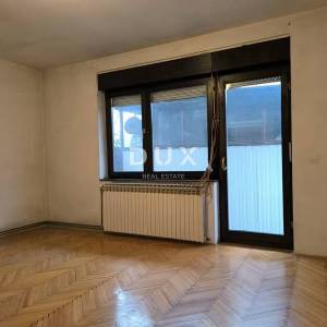 SAMOBOR, CENTAR - kuća s garažom + okućnica na odličnoj lokaciji! PRILIKA!