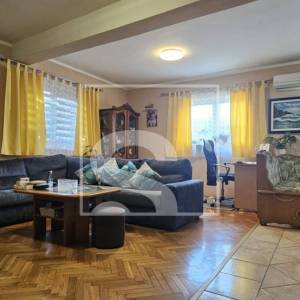 Samostojeća kuća u Šišanu sa 3 stambene jedinice