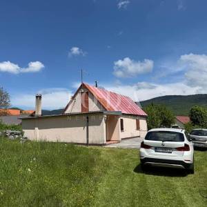 Samostojeća prizemnica na mirnoj lokaciji s dodatnim objektom od 20 m²
