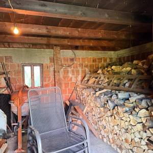 Samostojeća prizemnica na mirnoj lokaciji s dodatnim objektom od 20 m²