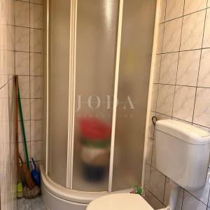 Samostojeća prizemnica na mirnoj lokaciji s dodatnim objektom od 20 m²