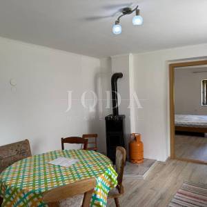 Samostojeća prizemnica na mirnoj lokaciji s dodatnim objektom od 20 m²