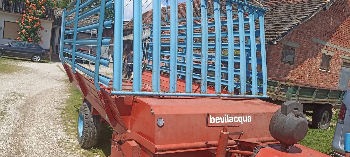 SAMOUTOVARNA PRIKOLICA ZA SIJENO  BEVILACQUA BR21