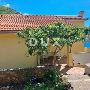 SENJ, DONJA KLADA - Kuća prvi red do mora, idealna za odmor 