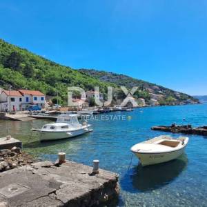 SENJ, DONJA KLADA - Kuća prvi red do mora, idealna za odmor 