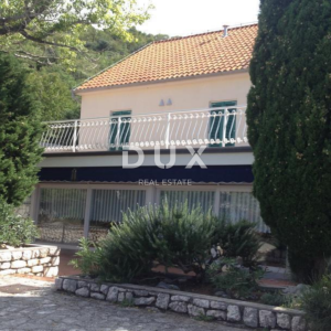 SENJ, OKOLICA - Ekskluzivna rezidencija u prvom redu do mora