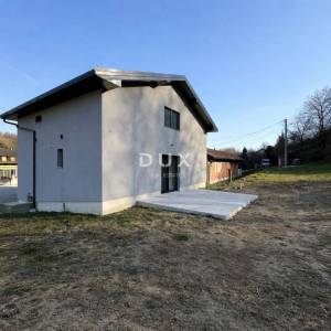 SESVETE,MORAVČE - Adaptirana kuća u prirodi s velikom okućnicom i dodatnih 84 m²