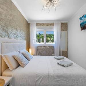 ŠIBENIK, BILICE – Moderna kuća s 2 terase i uređenim dvorištem