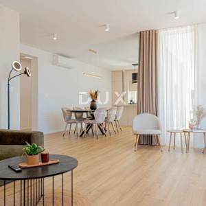 ŠIBENIK, BILICE – Novogradnja s bazenom 8x4 na parceli 1000 m²
