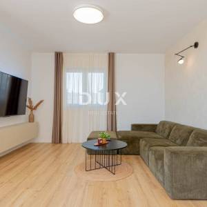 ŠIBENIK, BILICE – Novogradnja s bazenom 8x4 na parceli 1000 m²