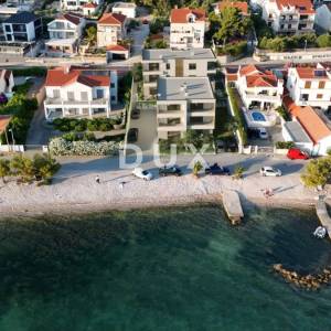 ŠIBENIK, BRODARICA – 1. red uz more, zadnji kat, terasa, pogled