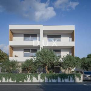ŠIBENIK, BRODARICA – 1. red uz more, pogled, terasa 15 m²