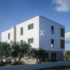 ŠIBENIK, BRODARICA – 2. red uz more, 67 m² vanjskog prostora, NOVOGRADNJA!