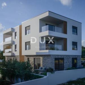 ŠIBENIK, BRODARICA – 2. red uz more, stan s vrtom 40 m2, NOVOGRADNJA! 
