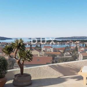 ŠIBENIK, BRODARICA - Moderna novogradnja s pogledom na Krapanj