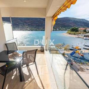 ŠIBENIK OKOLICA, GREBAŠTICA – Mini hotel prvi red do mora s bazenom i restoranom