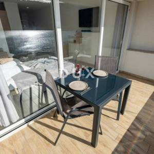 ŠIBENIK OKOLICA, GREBAŠTICA – Mini hotel prvi red do mora s bazenom i restoranom