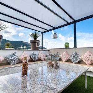 ŠIBENIK OKOLICA, GREBAŠTICA – Mini hotel prvi red do mora s bazenom i restoranom