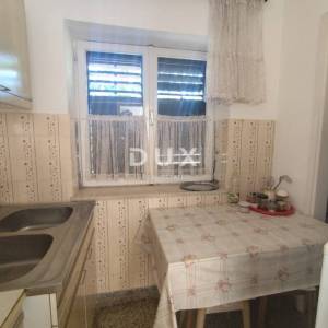 ŠIBENIK RASLINA - Kuća s velikim dvorištem 200 metara od mora