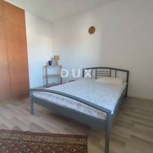 ŠIBENIK RASLINA - Kuća s velikim dvorištem 200 metara od mora