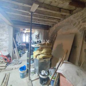 ŠIBENIK, RIVA - Autentičan stan u kamenoj kući s pogledom na more