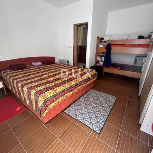 ŠIBENIK, VODICE – 3 SJ + mogućnost 6, parcela 920 m²