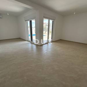 ŠIBENIK, VODICE – Duplex s bazenom i trajnim, otvorenim pogledom