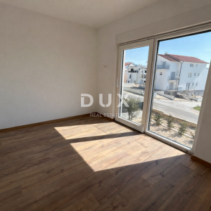 ŠIBENIK, VODICE – Duplex s bazenom i trajnim, otvorenim pogledom