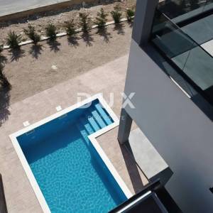ŠIBENIK, VODICE – Duplex s bazenom i trajnim, otvorenim pogledom