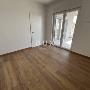 ŠIBENIK, VODICE – Duplex s bazenom i trajnim, otvorenim pogledom