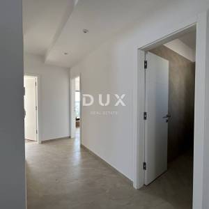 ŠIBENIK, VODICE – Duplex s bazenom i trajnim, otvorenim pogledom