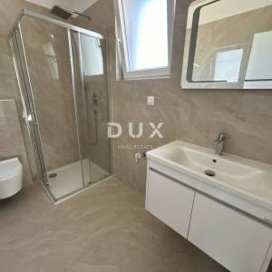 ŠIBENIK, VODICE – Duplex s bazenom i trajnim, otvorenim pogledom