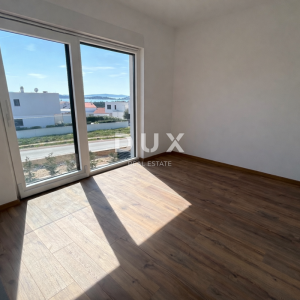 ŠIBENIK, VODICE – Duplex s bazenom i trajnim, otvorenim pogledom