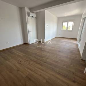 ŠIBENIK, VODICE – Duplex s bazenom i trajnim, otvorenim pogledom
