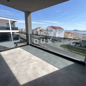 ŠIBENIK, VODICE – Duplex s bazenom i trajnim, otvorenim pogledom