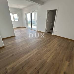 ŠIBENIK, VODICE – Duplex s bazenom i trajnim, otvorenim pogledom