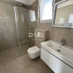ŠIBENIK, VODICE – Duplex s bazenom i trajnim, otvorenim pogledom