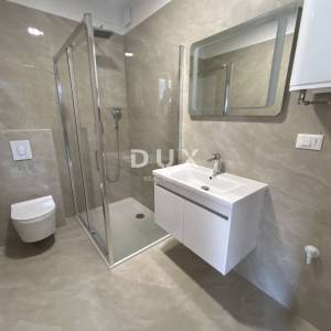 ŠIBENIK, VODICE – Duplex s bazenom i trajnim, otvorenim pogledom