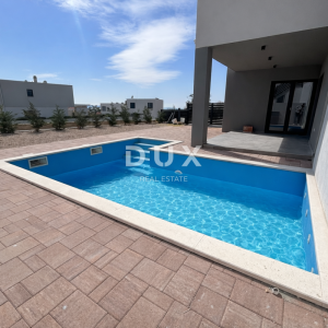 ŠIBENIK, VODICE – Duplex s bazenom i trajnim, otvorenim pogledom