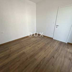 ŠIBENIK, VODICE – Duplex s bazenom i trajnim, otvorenim pogledom