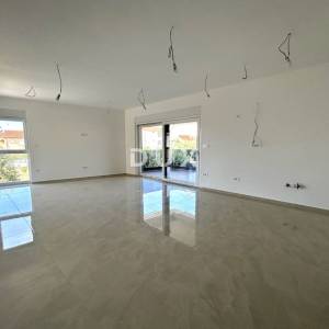 ŠIBENIK, VODICE – Dvosoban stan s 2 velike terase (25 m²), NOVOGRADNJA