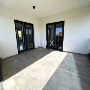 ŠIBENIK, VODICE – Dvosoban stan s 2 velike terase (25 m²), NOVOGRADNJA
