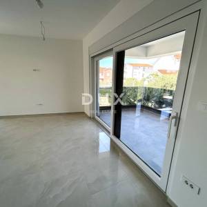 ŠIBENIK, VODICE – Dvosoban stan s 2 velike terase (25 m²), NOVOGRADNJA
