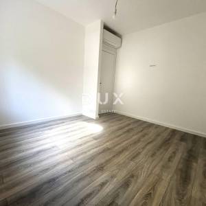 ŠIBENIK, VODICE – Prizemlje s terasama okruženo vrtom, NOVOGRADNJA