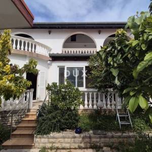 ŠIBENIK, VODICE - Prodaja imanja s 3 objekta 140m od plaže