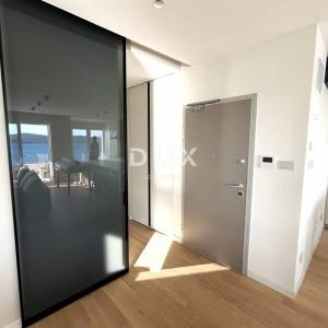 ŠIBENIK, ŽABORIĆ - Dizajnerski penthouse 1.red uz more
