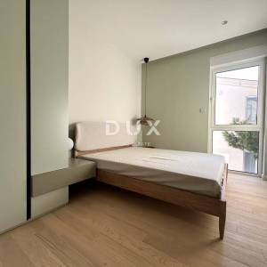 ŠIBENIK, ŽABORIĆ - Dizajnerski penthouse 1.red uz more