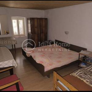 ŠIBENIK/OTOK KRAPANJ/KAMENA KUĆA 160 m2