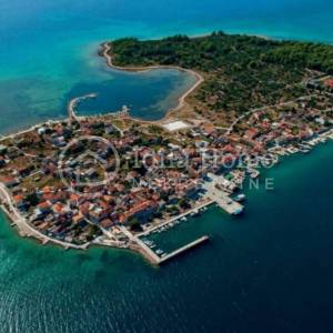 ŠIBENIK/OTOK KRAPANJ/KAMENA KUĆA 160 m2